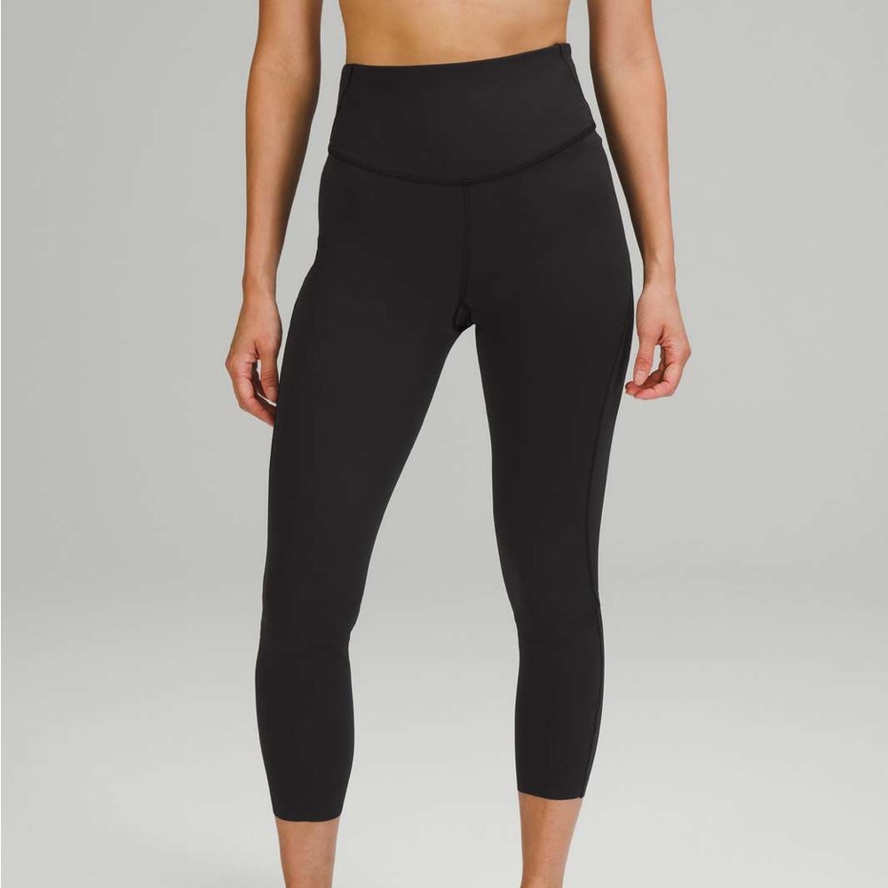 Lululemon base pace high rise hr crop 23” nwt 0